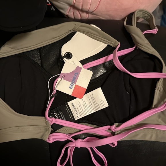 prAna Women's Tulum Top UPF 50 Black Color Block Bikini Top Women’s - Picture 3 of 3